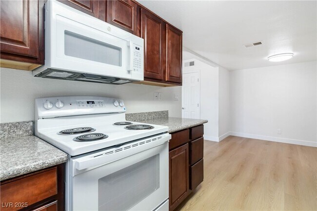 Building Photo - 5060 Indian River Dr