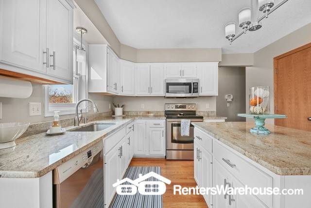 Building Photo - 1052 Briar Glen Ln