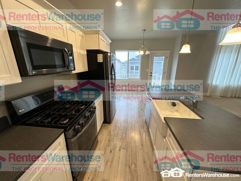 Building Photo - 1721 W Newcastle Ln
