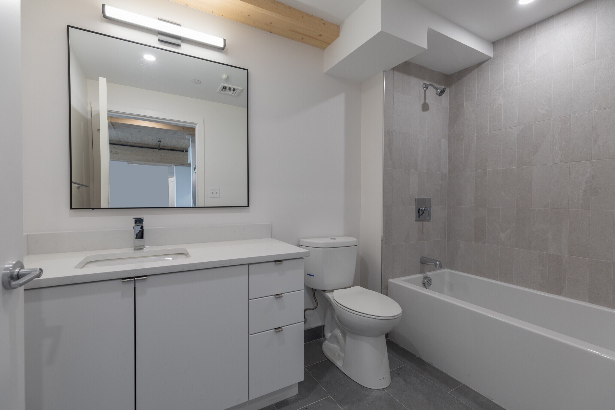 Building Photo - 29 Lenox St