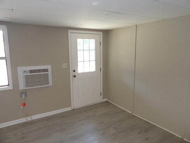Building Photo - 65 Ashwood Ct