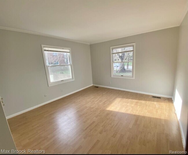 Building Photo - 885 N Old Woodward Ave