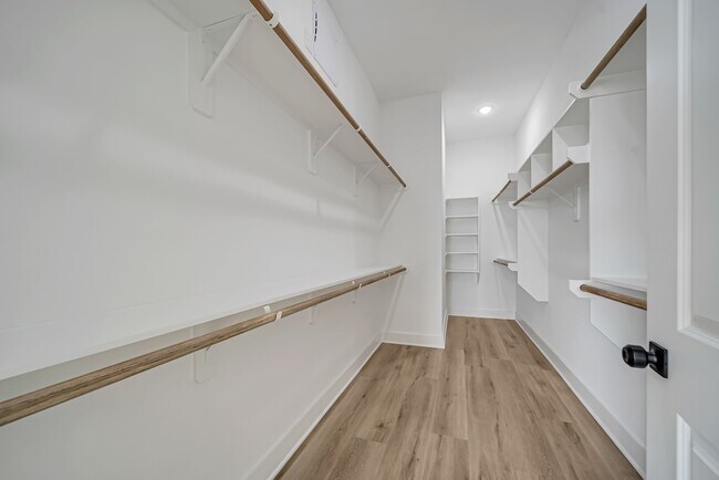 Building Photo - 3468 Bremond St