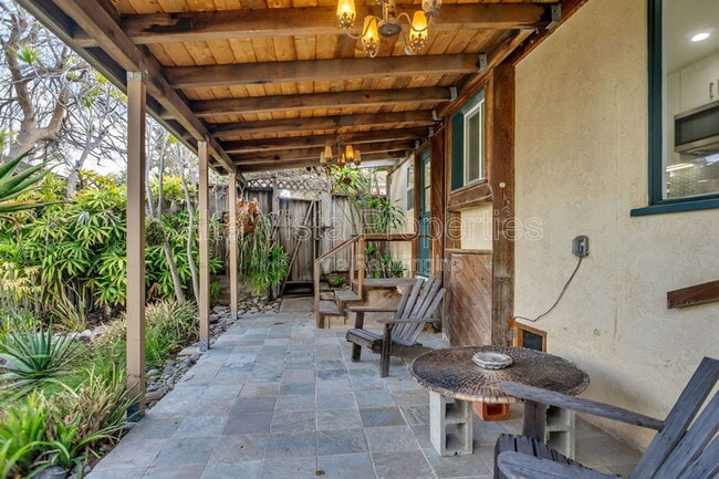 Building Photo - 4865 Lucille Pl