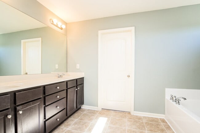 Building Photo - 1088 Sandy Bank Ct NE