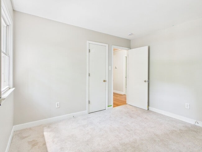 Building Photo - 3041 Clintwood Rd