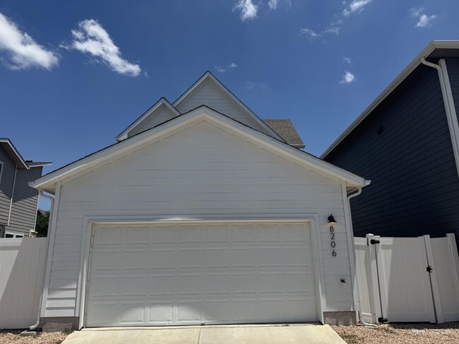 Building Photo - 8206 Mandela Bend