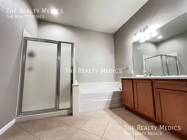 Building Photo - 4067 SW 46th Terrace