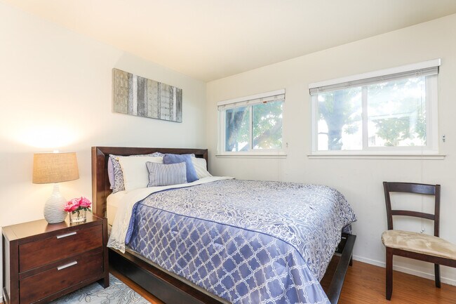 Primary Photo - 2101 Rock St