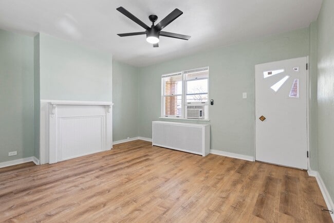 Building Photo - Bright 2 Bedroom Apartment in Duquesne Heights – Minutes from Mount Washington Overlook!