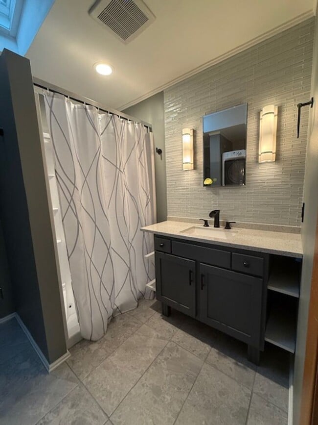 Building Photo - 6 Month Lease 2 Bedroom 2 Bath Newberg OR 97132