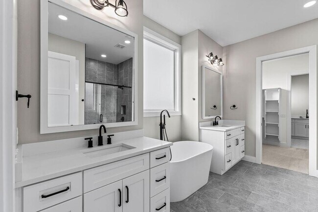 Building Photo - 3505 SW Radiance Ave