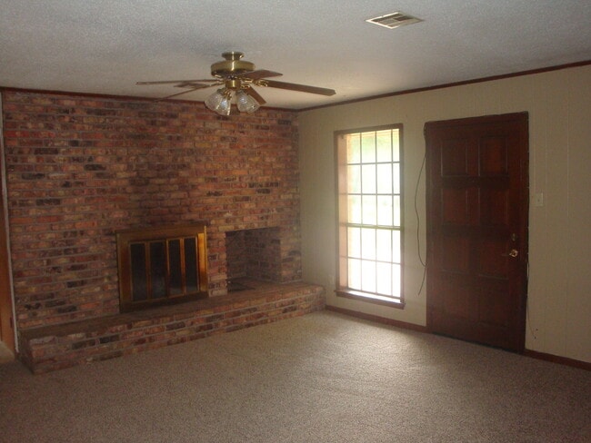 Building Photo - 1287 Oak Rd