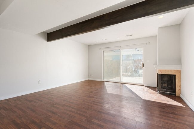 Building Photo - 2 bedroom, 1 bathroom in Loveland.