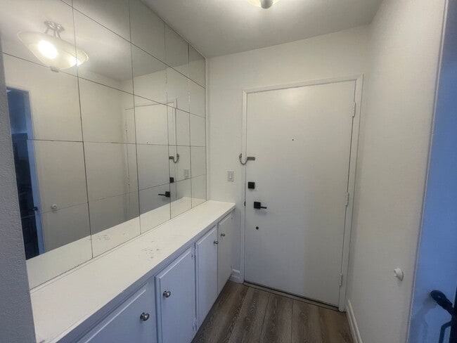 Building Photo - Lovely 1 Bedroom 1 Bath apartment in Anaheim!