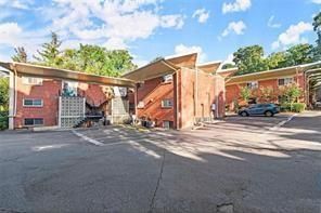 Building Photo - 1822 N Rock Springs Rd NE