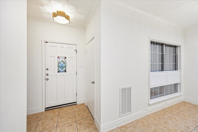 Building Photo - 6721 Belmont St