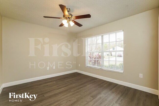 Building Photo - 247 Old Mill Cir