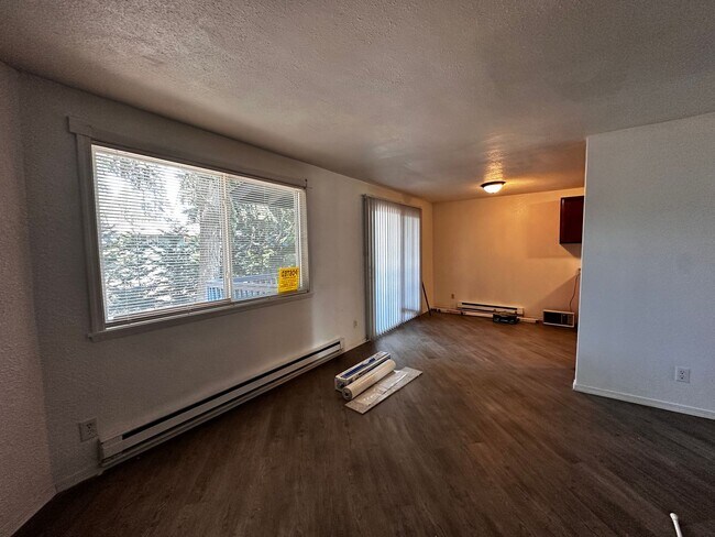Building Photo - 1819 S 93rd St