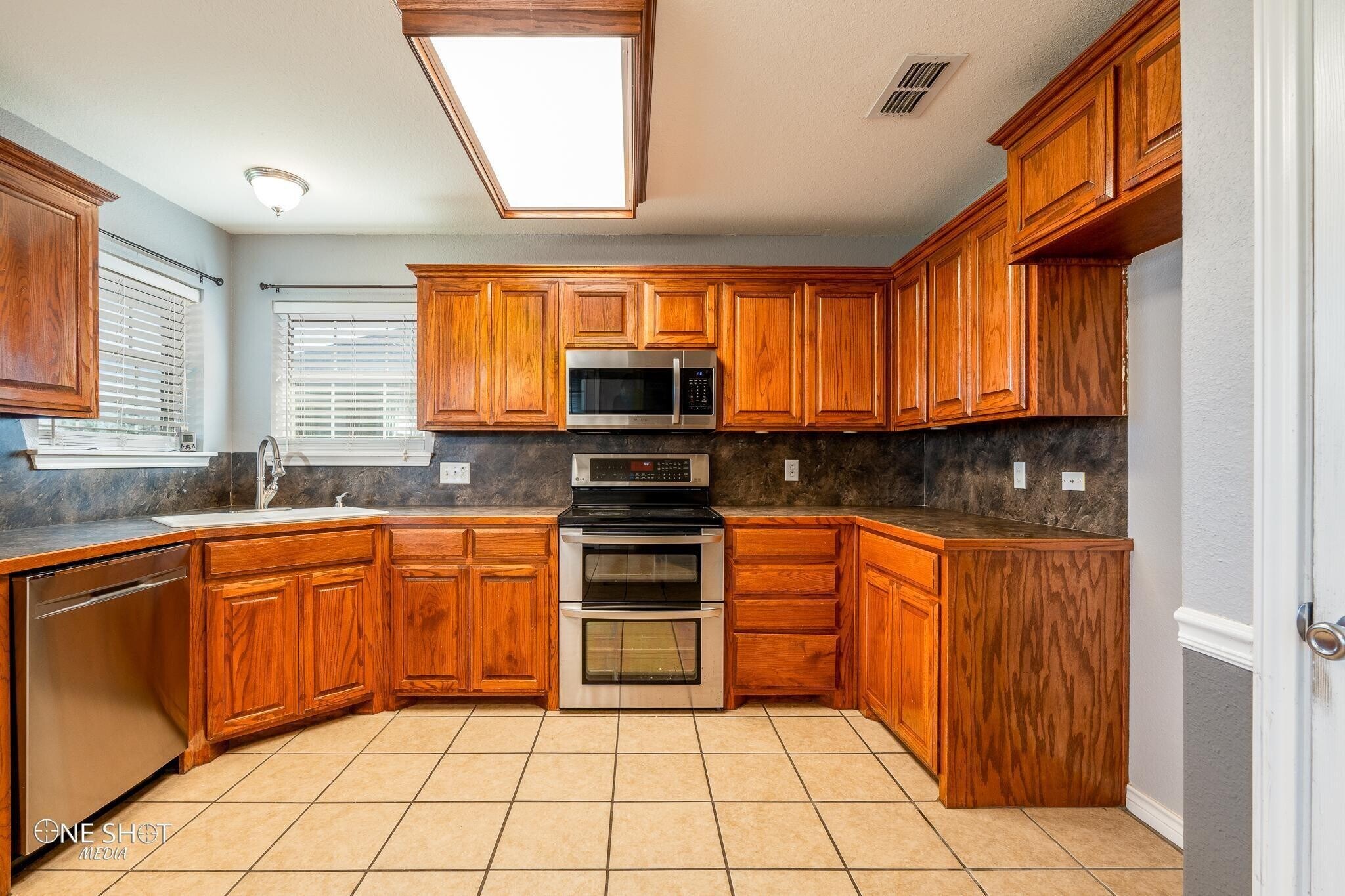 Building Photo - 1410 Tulane Dr