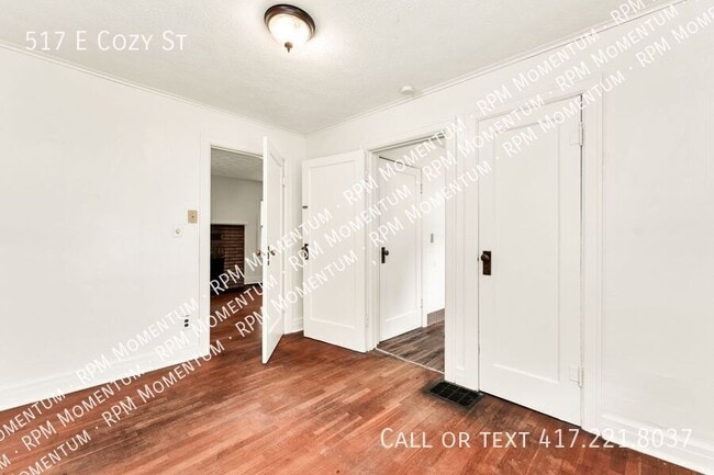 Building Photo - 517 E Cozy St