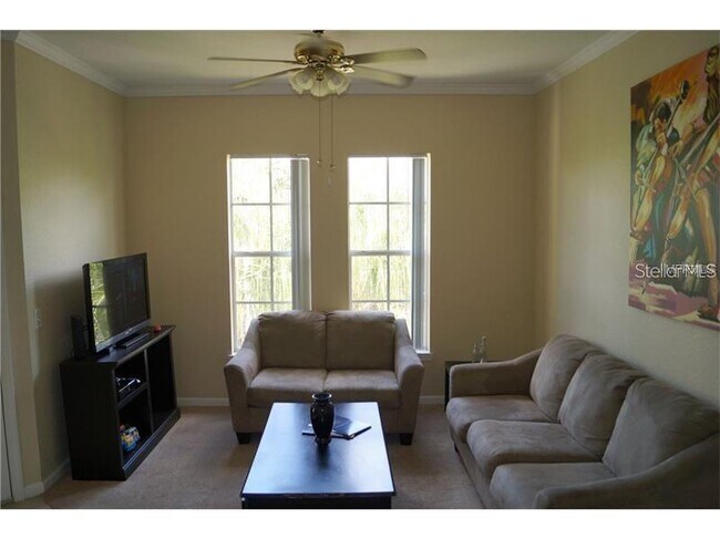 Building Photo - 9320 Crescent Loop Cir