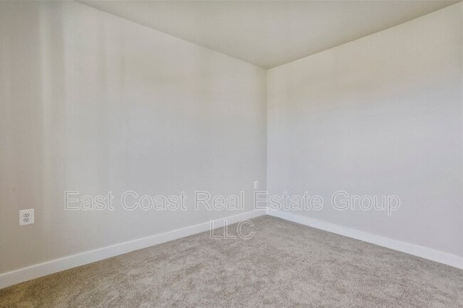Building Photo - 329 Bookers Ct