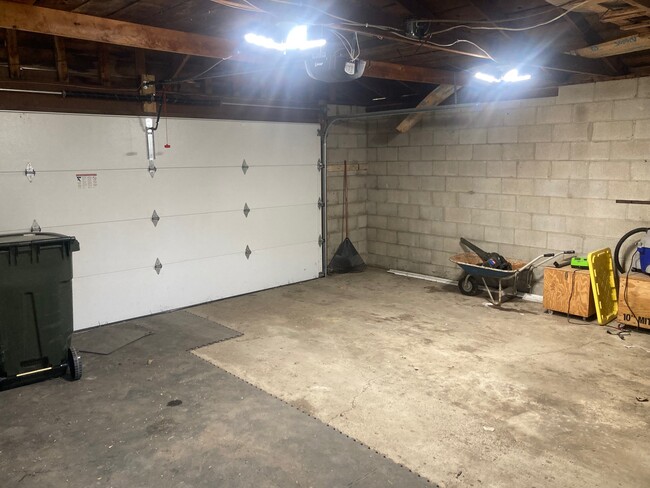 Building Photo - 292 S Wayne Ave