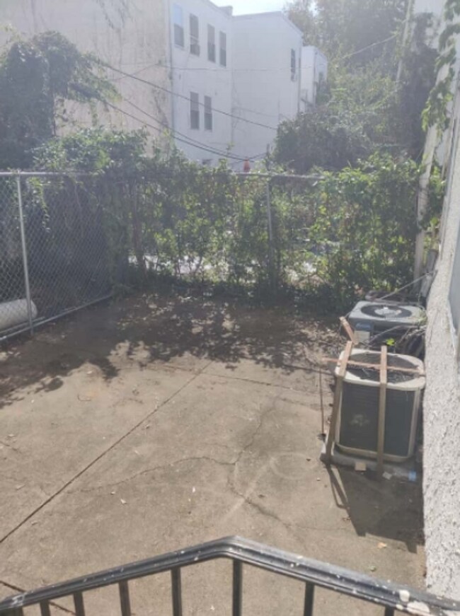 Building Photo - 891 N 41st St