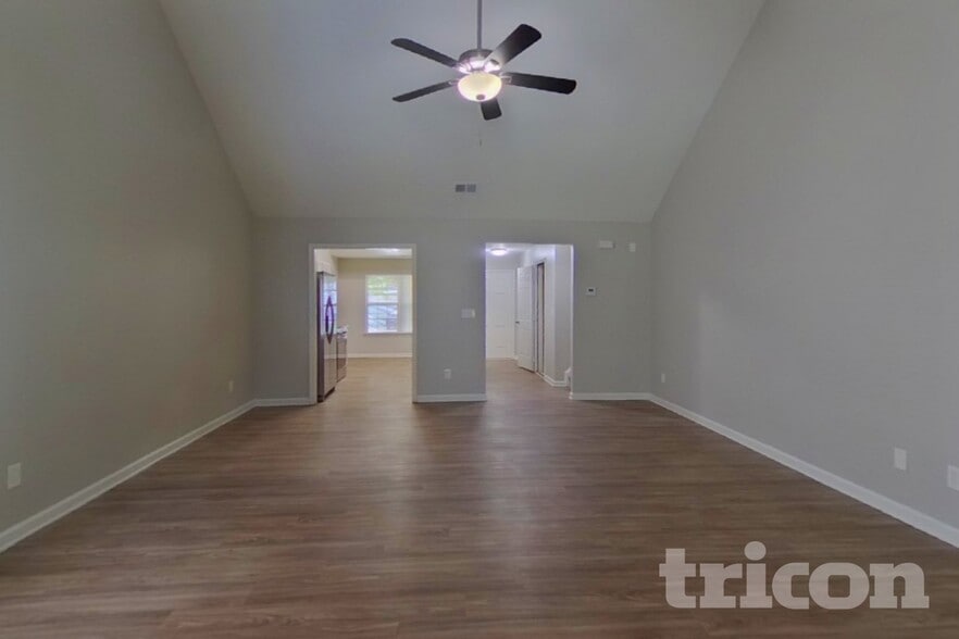 Building Photo - 7715 Hidden Creek Dr