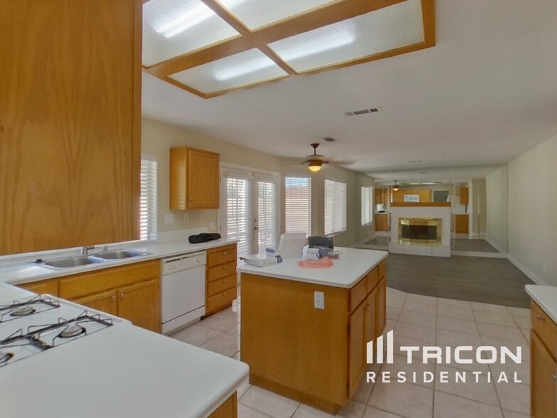 Building Photo - 1584 Bright View Dr