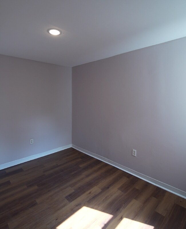 Building Photo - 852 N 42nd St