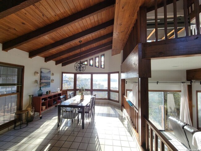 Building Photo - 2059 Glenn Dr