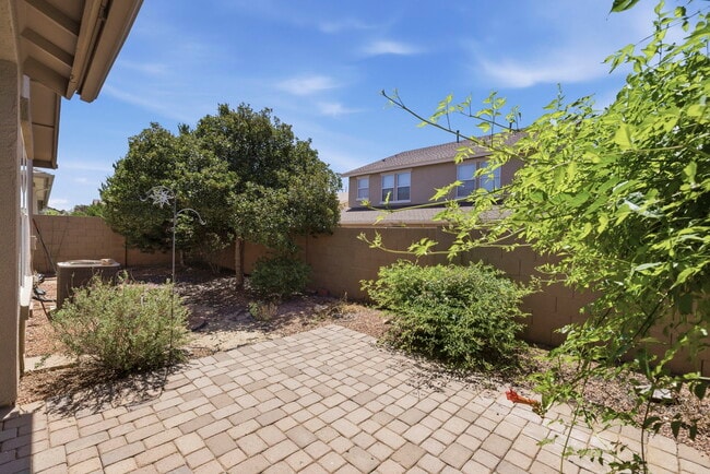 Building Photo - 12683 E Viento St