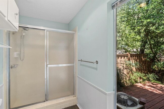 Building Photo - 8301 Greenslope Dr