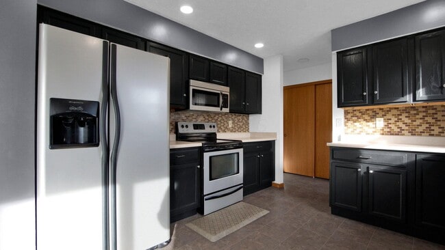 Building Photo - 1602 Covina Dr