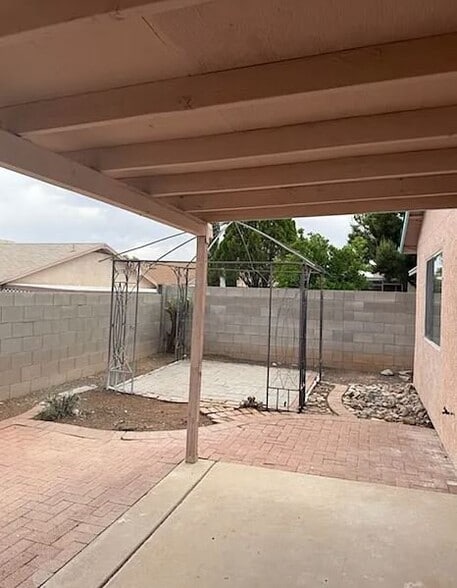 Building Photo - 4611 S Foxdale Dr