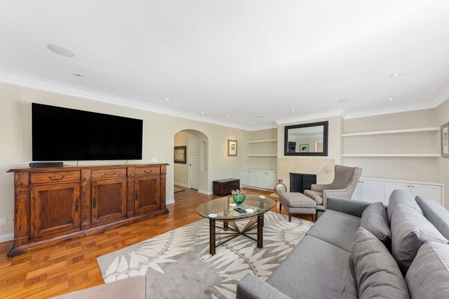 Building Photo - 2255 Beach St