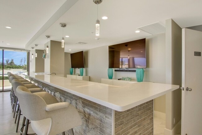 Building Photo - 5280 N Ocean Dr