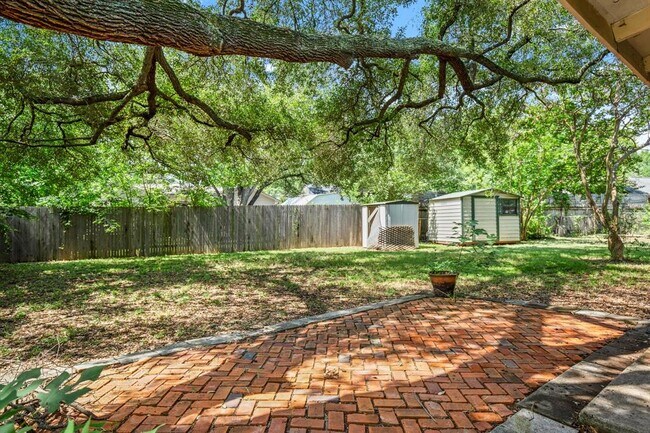 Building Photo - 5103 Orleans Ct