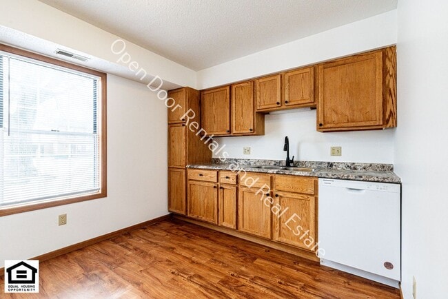 Building Photo - 5215/5217 Vermont Lane