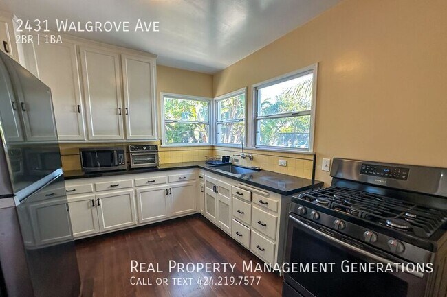 Building Photo - 2431 Walgrove Ave