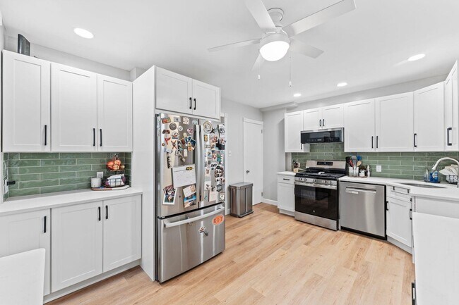 Primary Photo - 44 BOORAEM Ave