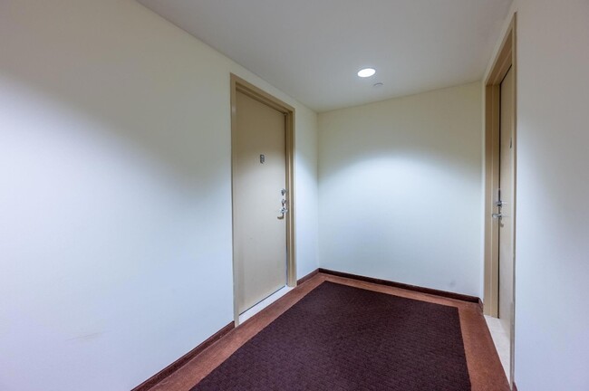 Building Photo - 2475 Brickell Ave