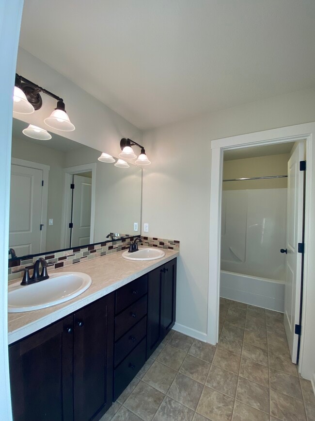 Building Photo - 10030 NW Bartlett Loop