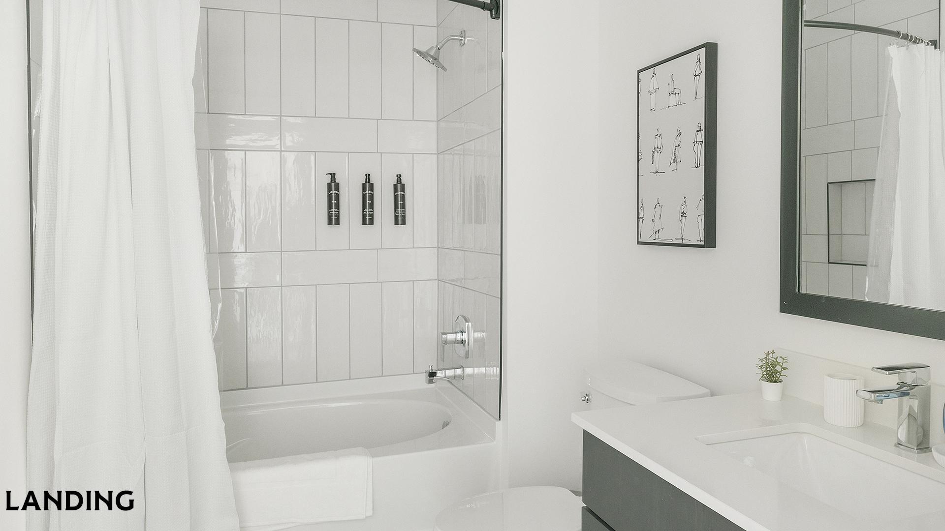 Building Photo - 1007 S Mint St