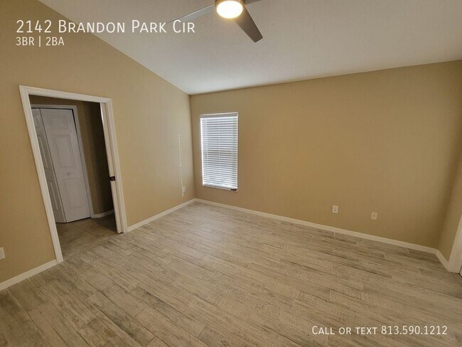 Building Photo - 2142 Brandon Park Cir