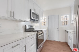 Building Photo - 1154 Cochran Ave