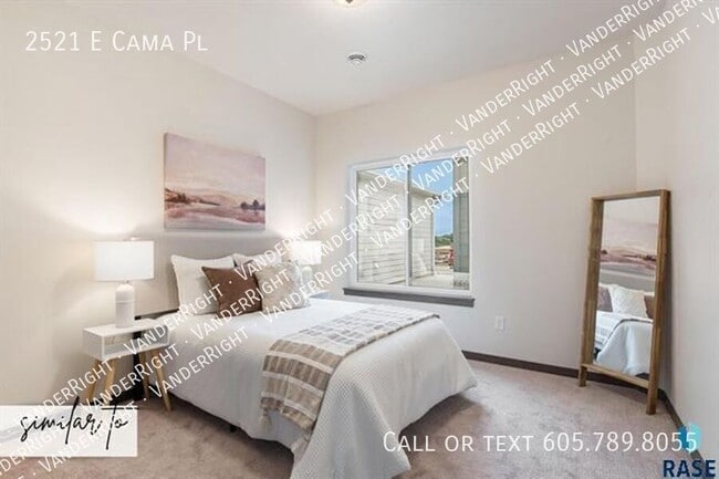 Building Photo - 2521 Cama Pl