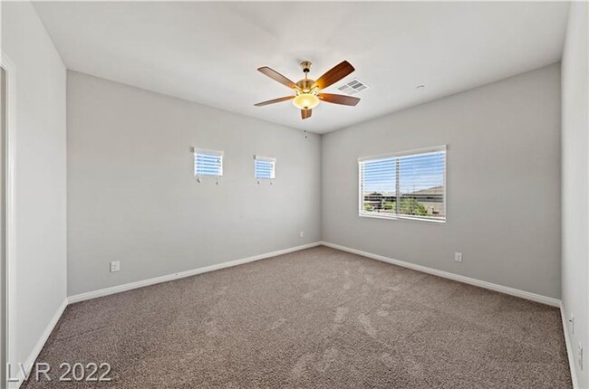 Building Photo - 4 bed+loft Green Valley Home w/City Views